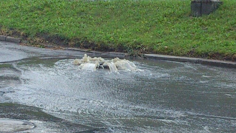 Kompleksowe rozwiązania  gospodarowania wodami opadowymi Strefa wiedzy - Kompleksowe rozwiązania gospodarowania wodami opadowymi Zalewane ulice Gdyni Obłuże zmorą mieszkańców