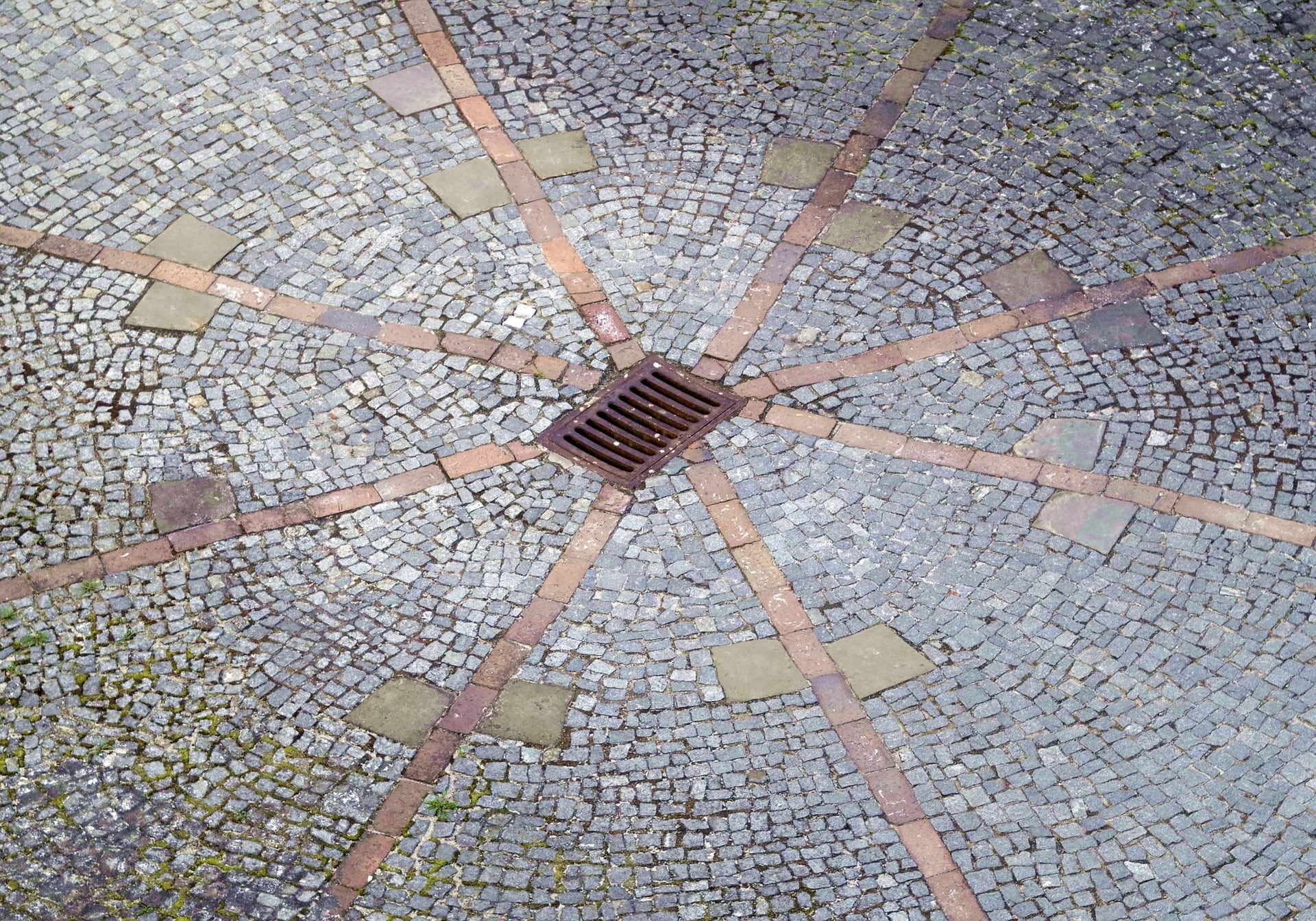 pavement-1312539_1920
