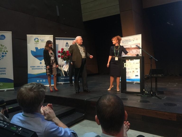 Kompleksowe rozwiązania  gospodarowania wodami opadowymi Strefa wiedzy - Kompleksowe rozwiązania gospodarowania wodami opadowymi Relacja z konferencji IWA Specialist Conference on Wetland Systems for Water Pollution Control.