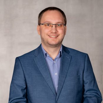 Kompleksowe rozwiązania  gospodarowania wodami opadowymi   Nasi eksperci Tomasz Dudek