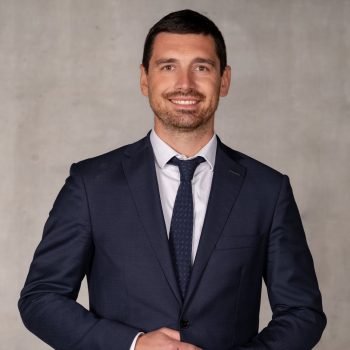 Kompleksowe rozwiązania  gospodarowania wodami opadowymi   Nasi eksperci Tomasz Grochowski