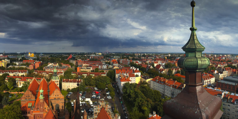 Kompleksowe rozwiązania  gospodarowania wodami opadowymi Strefa wiedzy - Kompleksowe rozwiązania gospodarowania wodami opadowymi Konferencja STORMWATER POLAND: Jak rozwijać miasta, gdy gwałtownie zmienia się klimat?
