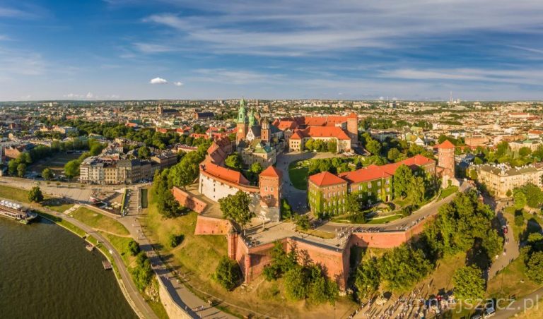 Kompleksowe rozwiązania  gospodarowania wodami opadowymi Strefa wiedzy - Kompleksowe rozwiązania gospodarowania wodami opadowymi Zakończyliśmy realizację największej sieci deszczomierzy w Krakowie.