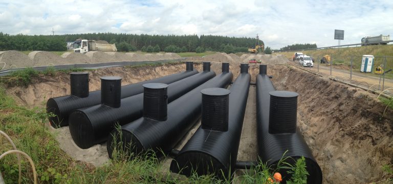 Kompleksowe rozwiązania  gospodarowania wodami opadowymi Strefa wiedzy - Kompleksowe rozwiązania gospodarowania wodami opadowymi Systemy retencyjne w technologii Weholite Uponor Infra