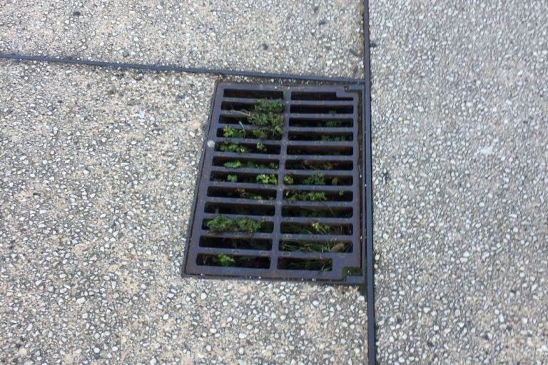 Kompleksowe rozwiązania  gospodarowania wodami opadowymi   Blog Kiedy potrzebna jest inwentaryzacja systemu deszczowego?