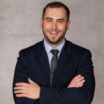 Kompleksowe rozwiązania  gospodarowania wodami opadowymi   Nasi eksperci Adam Stępkowski