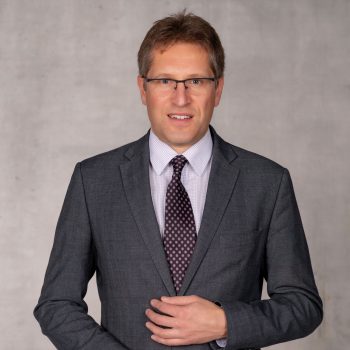 Kompleksowe rozwiązania  gospodarowania wodami opadowymi   Nasi eksperci Jacek Zalewski