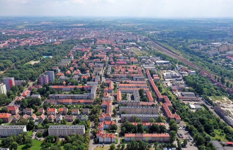 Kompleksowe rozwiązania  gospodarowania wodami opadowymi   Blog Adaptacja do zmieniających się warunków wodnych w kontekście urabanizacji